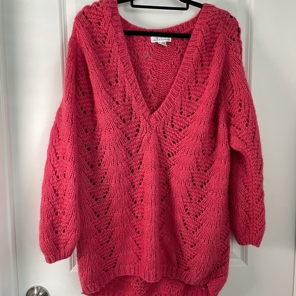 Sweater - Picture 1 of 2